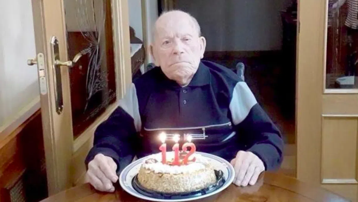 В возрасте 112 лет умер самый старый мужчина в мире