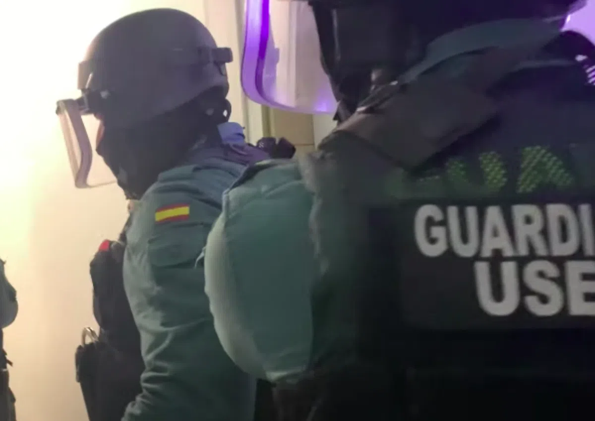 В Аликанте захватчики жилья наладили наркобизнес и майнинг