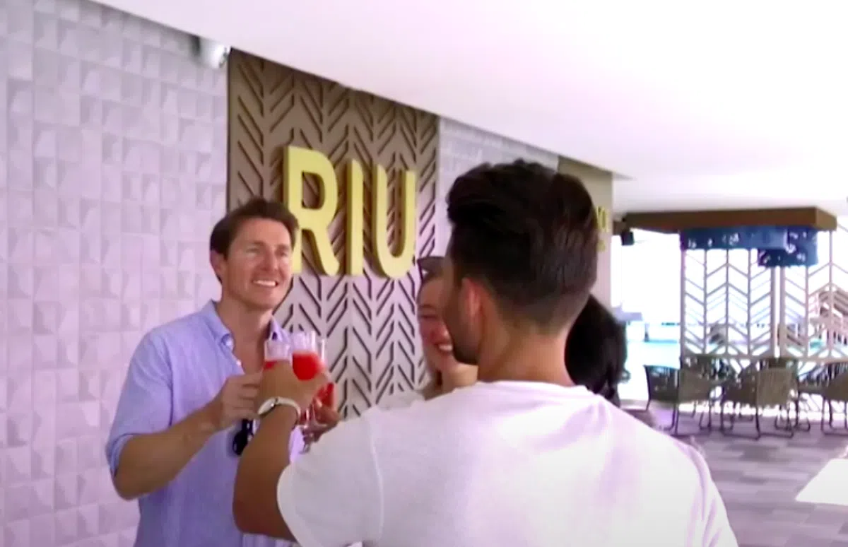 В отели испанской сети RIU перестали заселять россиян