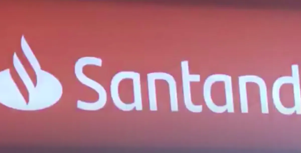 Банку Santander запретили брать комиссию за пополнение карт