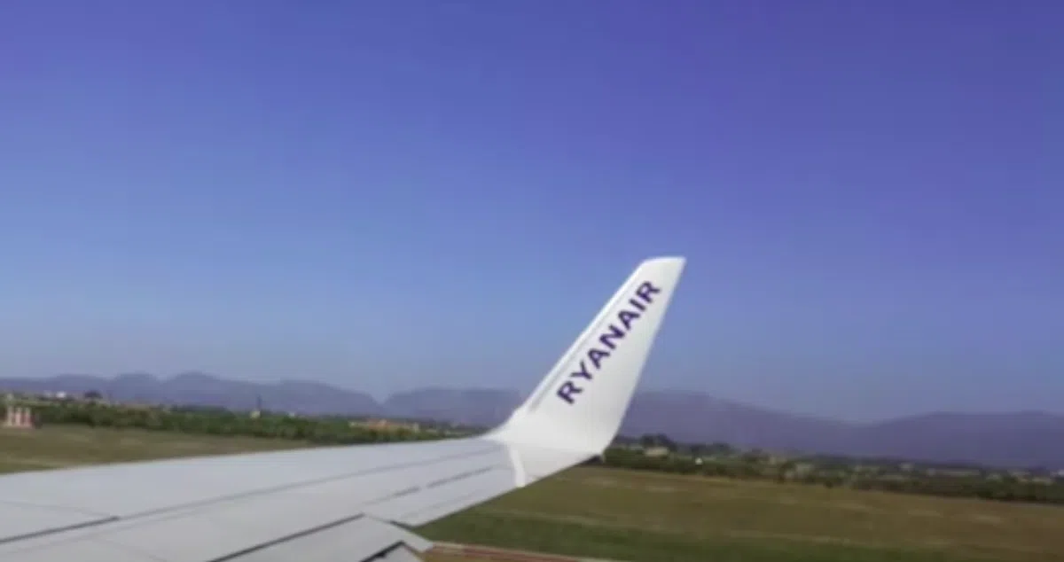 Бортпроводники Ryanair предупредили о забастовках в Испании