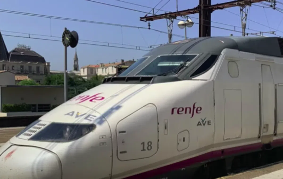 Испания продлевает на весь 2023 год бесплатный проезд в поездах Renfe