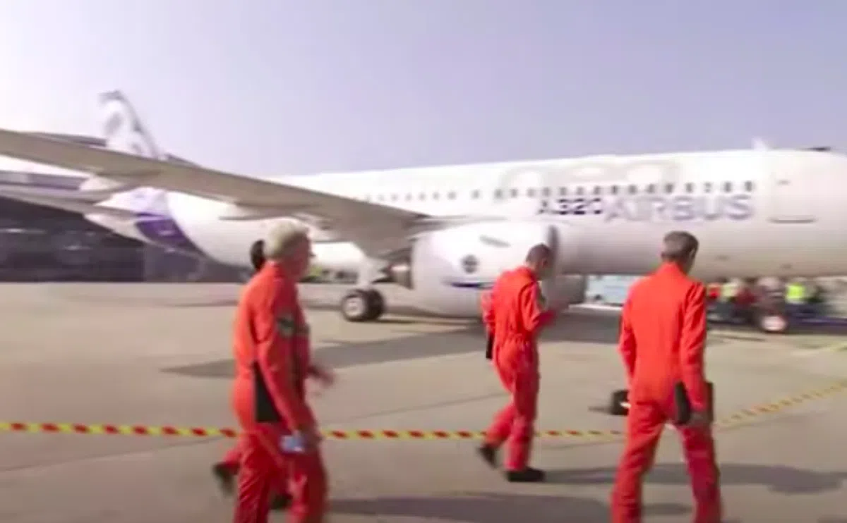 Сотрудники Airbus в Испании объявили бессрочную забастовку