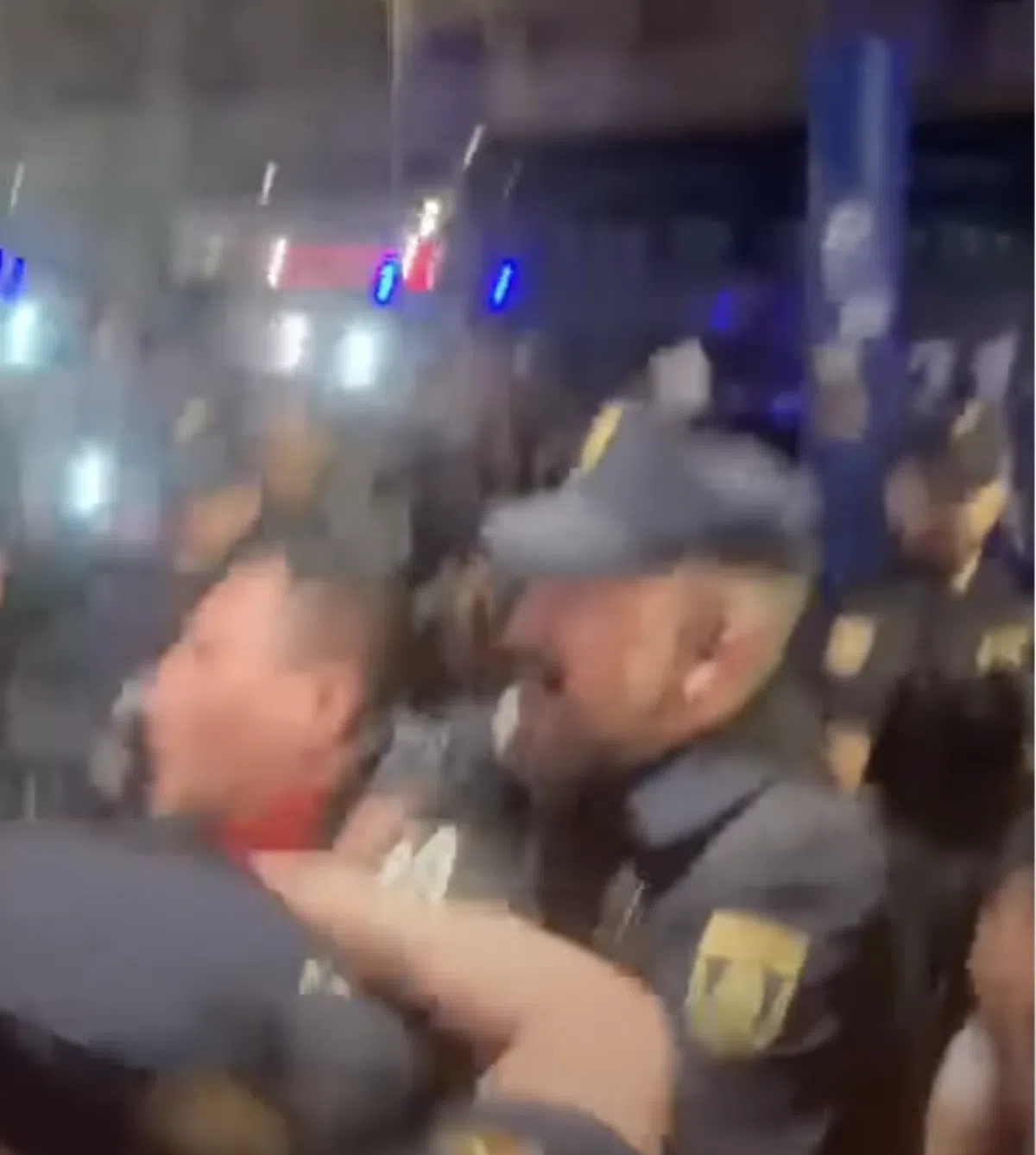 В Мадриде сборная Перу по футболу подралась с полицией