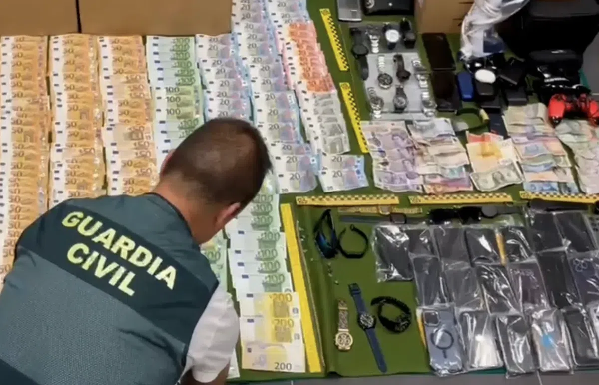 За кражу багажа задержаны 14 работников аэропорта Тенерифе