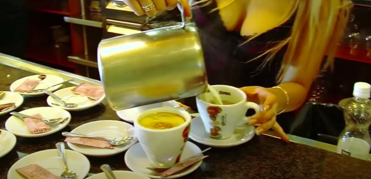 В Испании полицейский задержал официантку за невкусный кофе