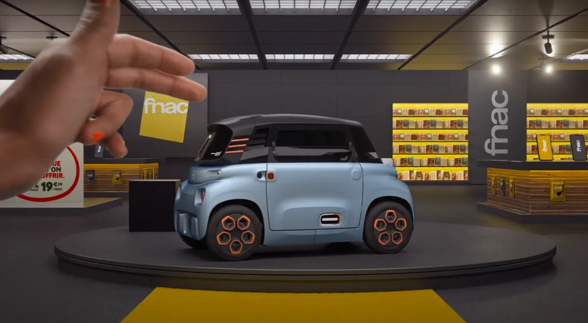 Испанские книжные магазины начали продавать компактные автомобили