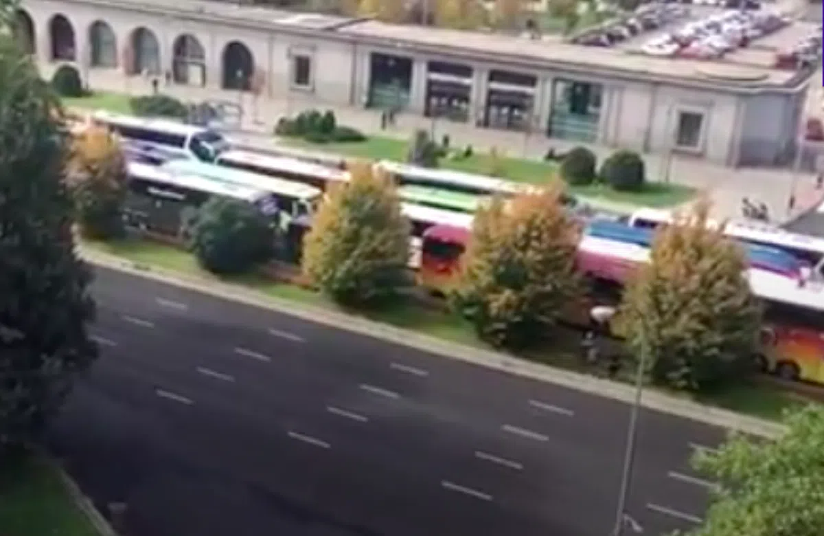 Туристические автобусы парализовали движение в центре Мадрида