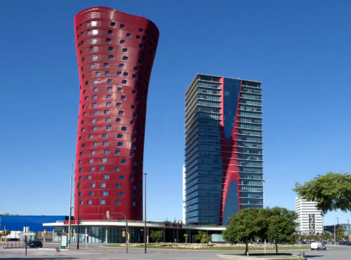 Небоскреб Torre Realia в Барселоне выставлен на продажу за 140 млн евро