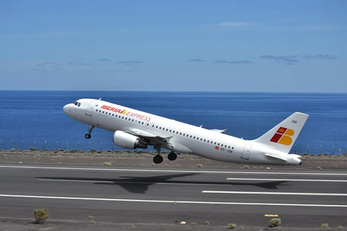 Авиакомпания Iberia Express ввела скидки до 35% на международные направления