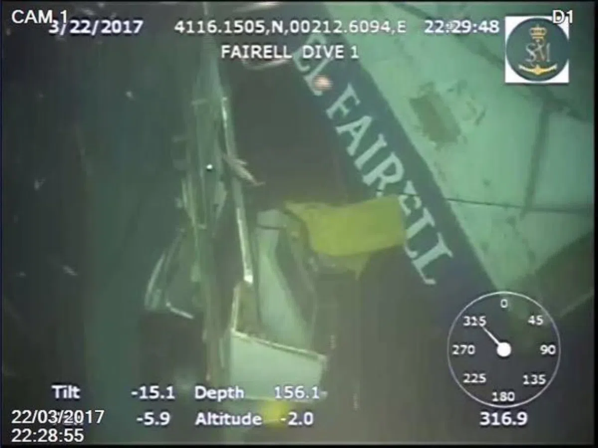 В порту Барселоны найдено тело моряка с затонувшего траулера