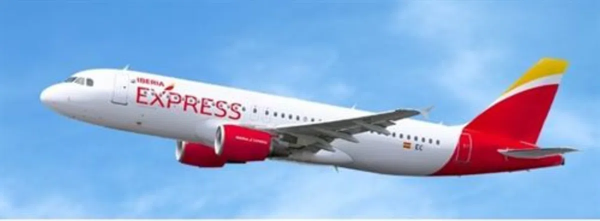 Лоукостер Iberia Express сменил корпоративный стиль