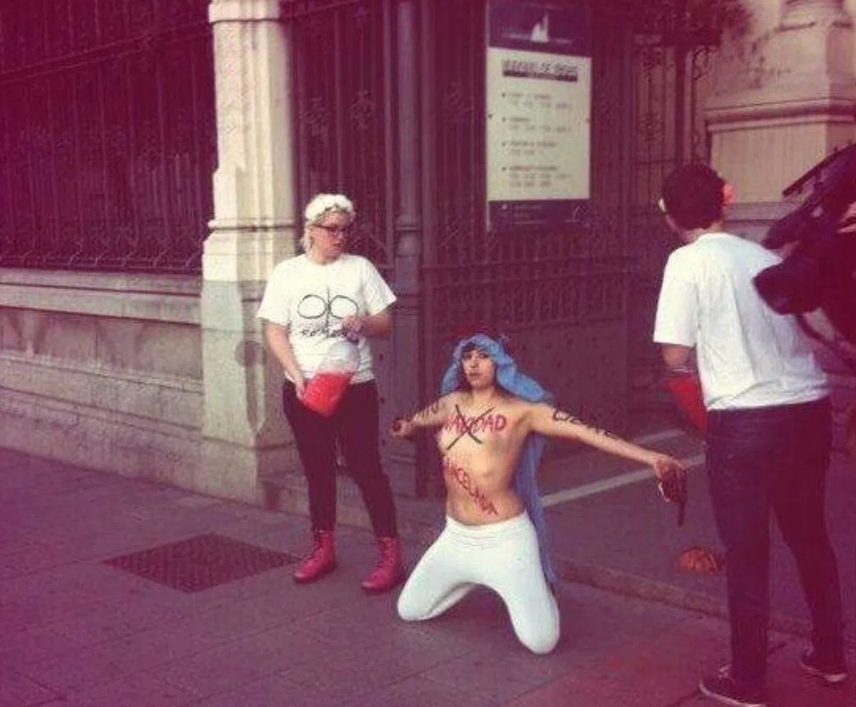 В Мадриде прошла акция Femen против запрета на аборты