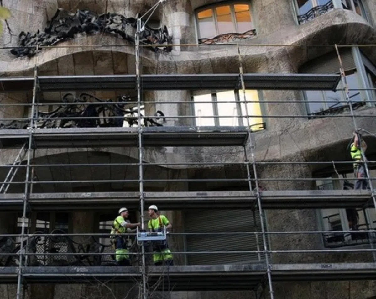 В Барселоне началась реставрация Дома Мила