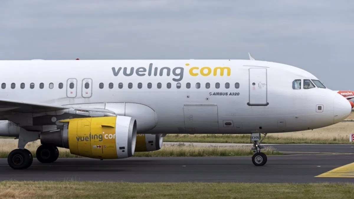Профсоюзы предупреждают о возможной отмене летних рейсов Vueling
