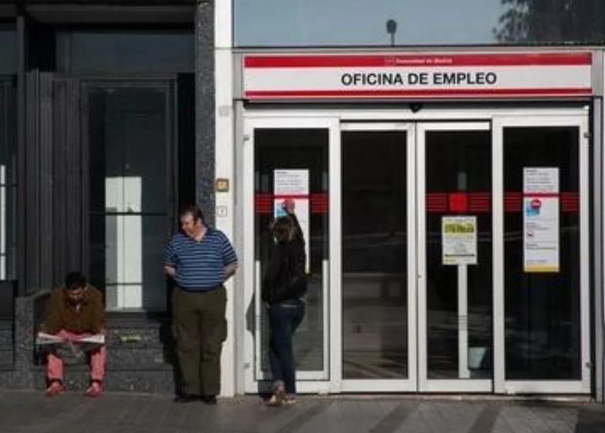 Безработица в Испании продолжает снижаться