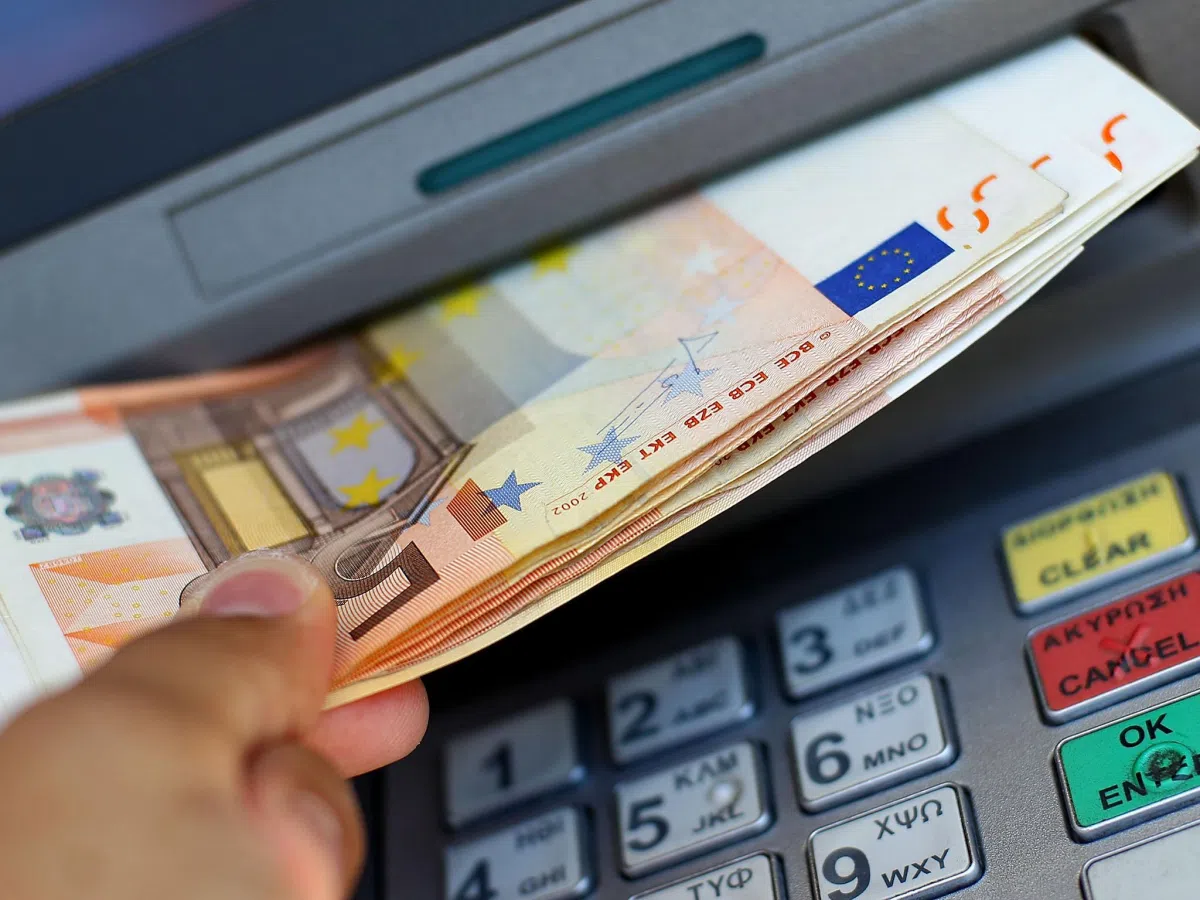 Минимальная зарплата в Испании в 2018 году составит 736 евро