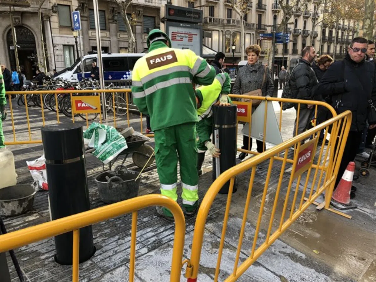 В рамках стратегии по борьбе с терроризмом в Барселоне установлены защитные ограждения