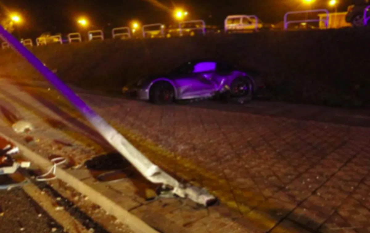 В Памплоне игрок «Осасуны» врезался в столб на Porsche