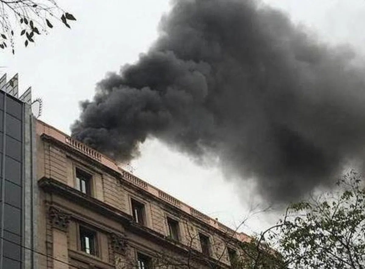В Барселоне загорелось здание генпрокуратуры Каталонии