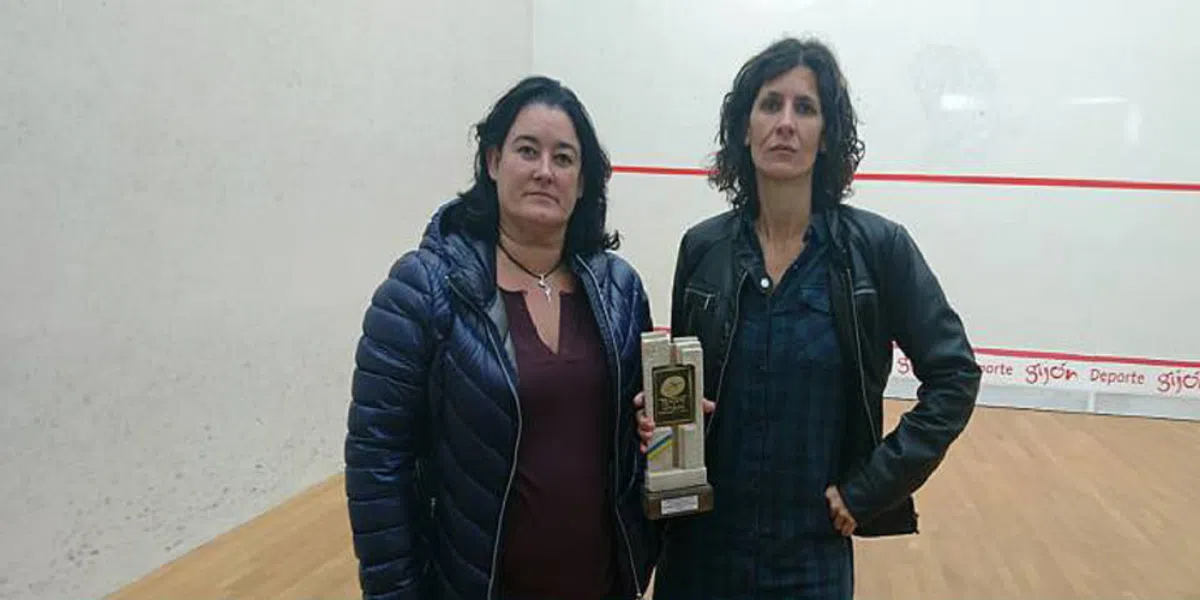 Победительниц чемпионата по сквошу в Испании наградили вибраторами