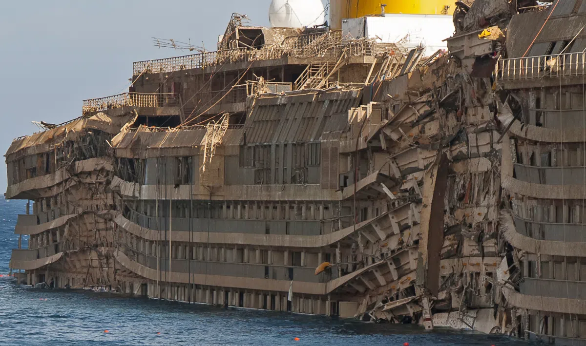 Капитан затонувшего судна Costa Concordia отсидит 16 лет