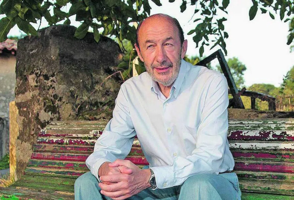 Экс-лидер испанских социалистов Рубалькаба скончался в 67 лет