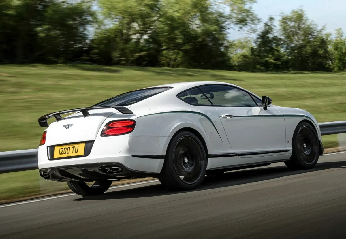 Bentley работает над спорткупе на базе Continental GT