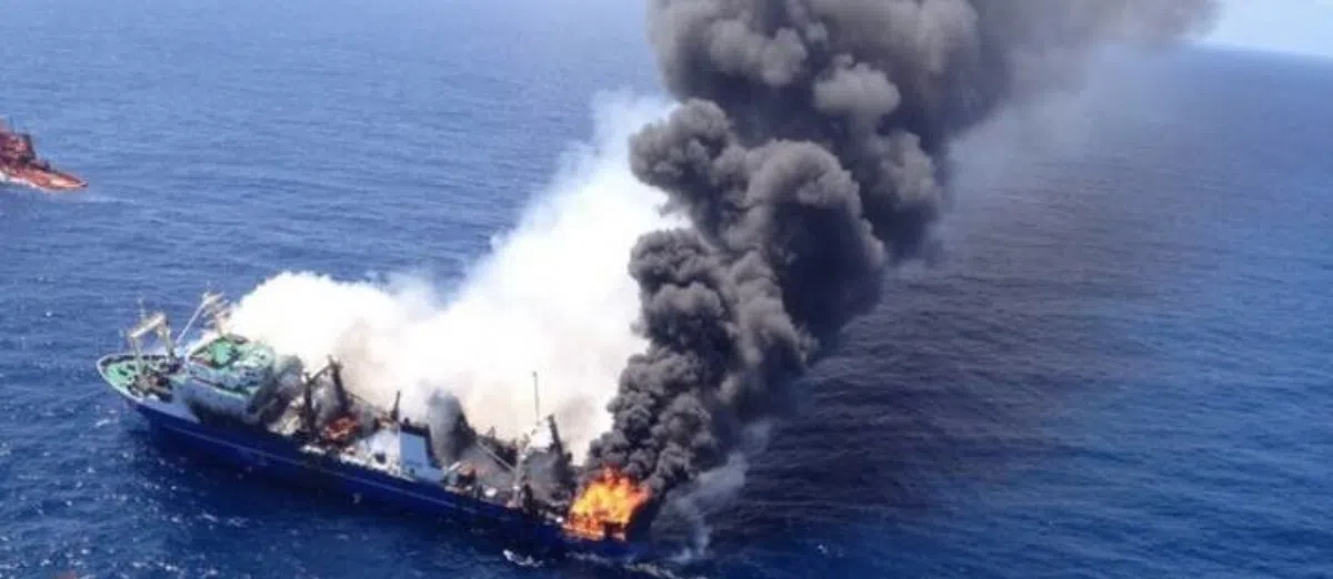 Траулер «Олег Найденов» находится в открытом море без экипажа