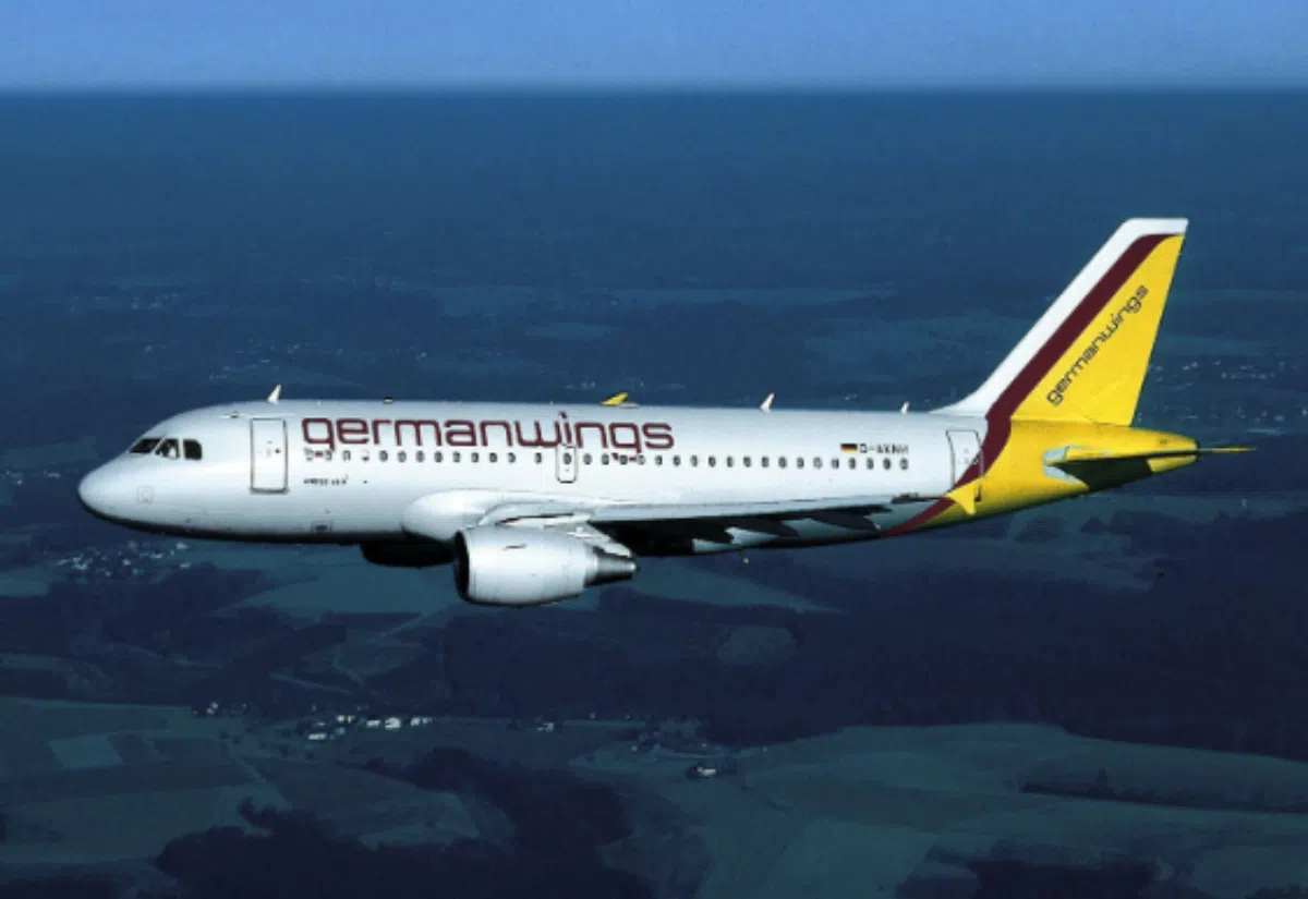 Летевший в Барселону самолет Germanwings вернулся в Кельн из-за второго пилота