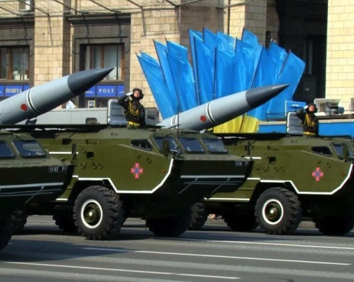 Яценюк: Украина обороняет ЕС и ей нужно оружие