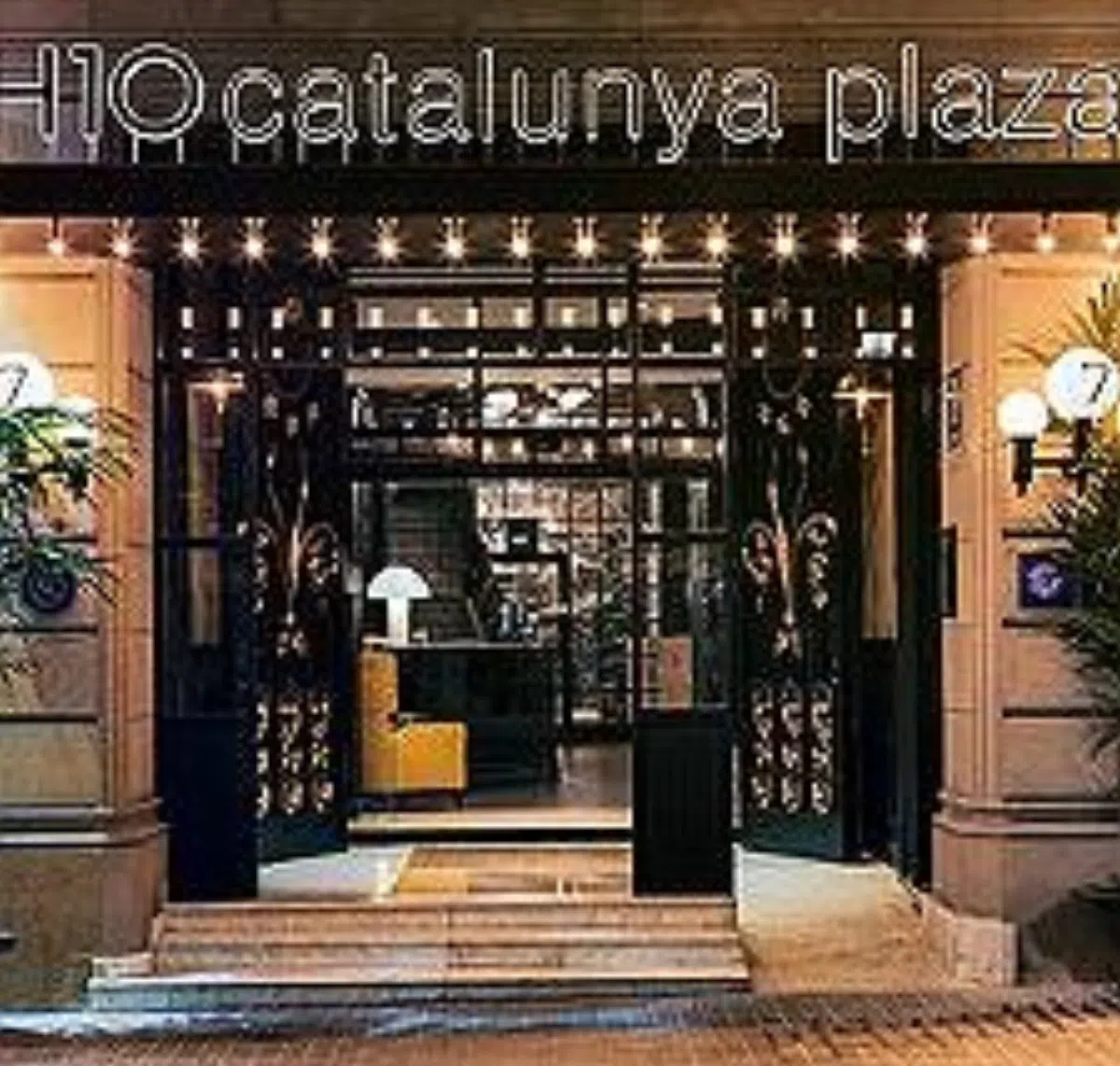 H10 Catalunya Plaza в Барселоне превратили в бутик-отель