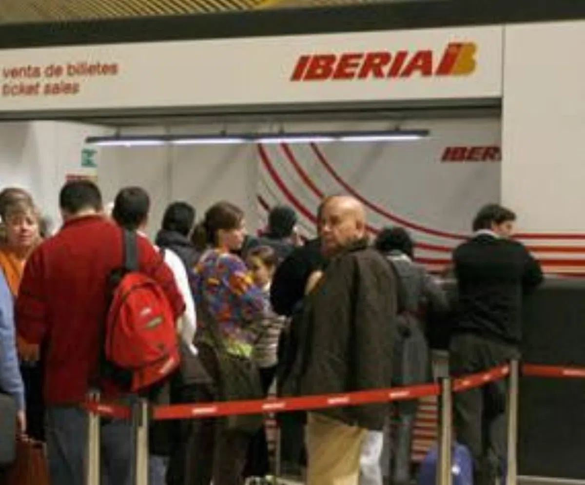 Пассажиры Iberia смогут сами печатать багажные бирки