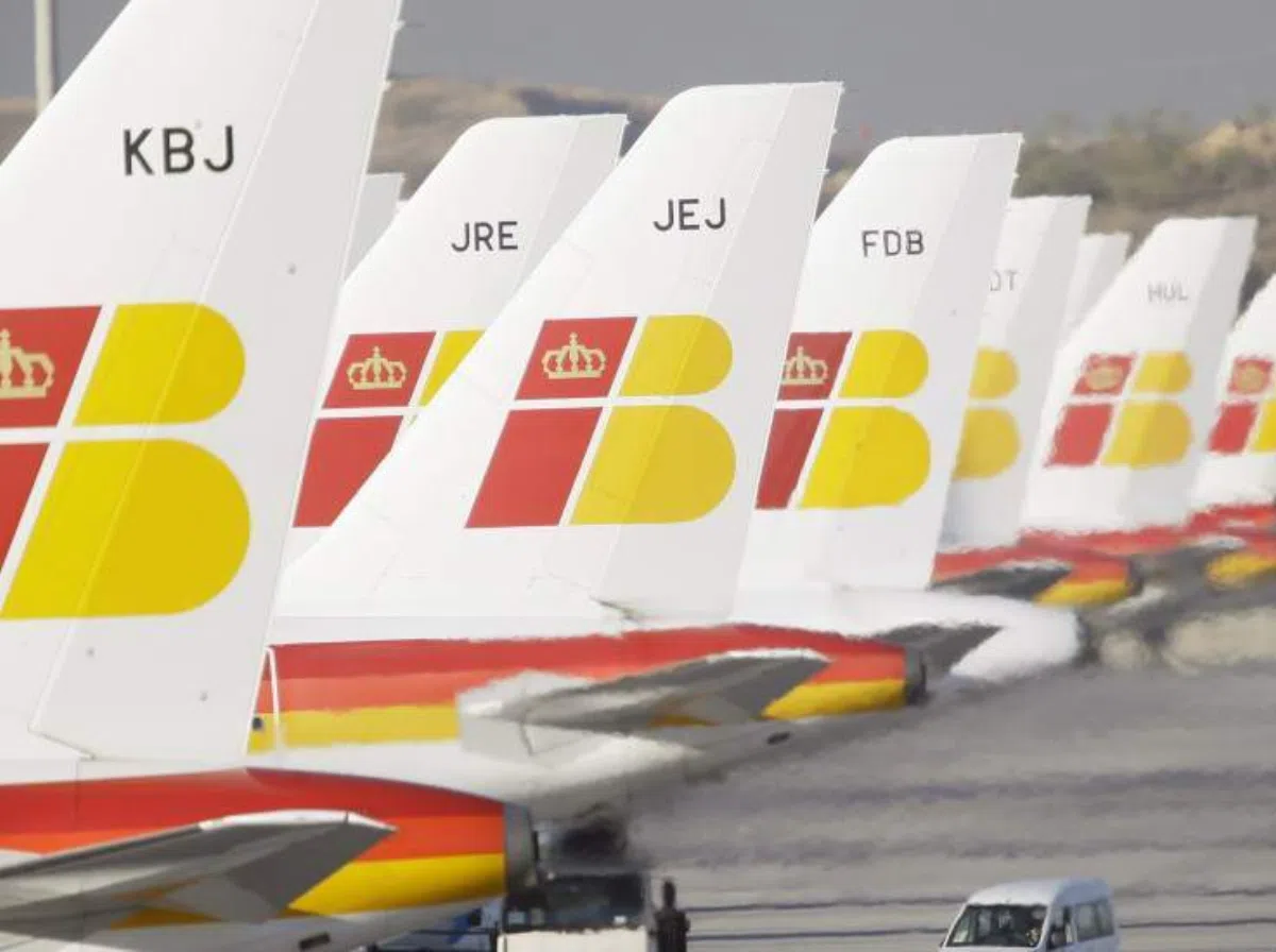Авиакомпания Iberia уволит почти 4 тыс. сотрудников
