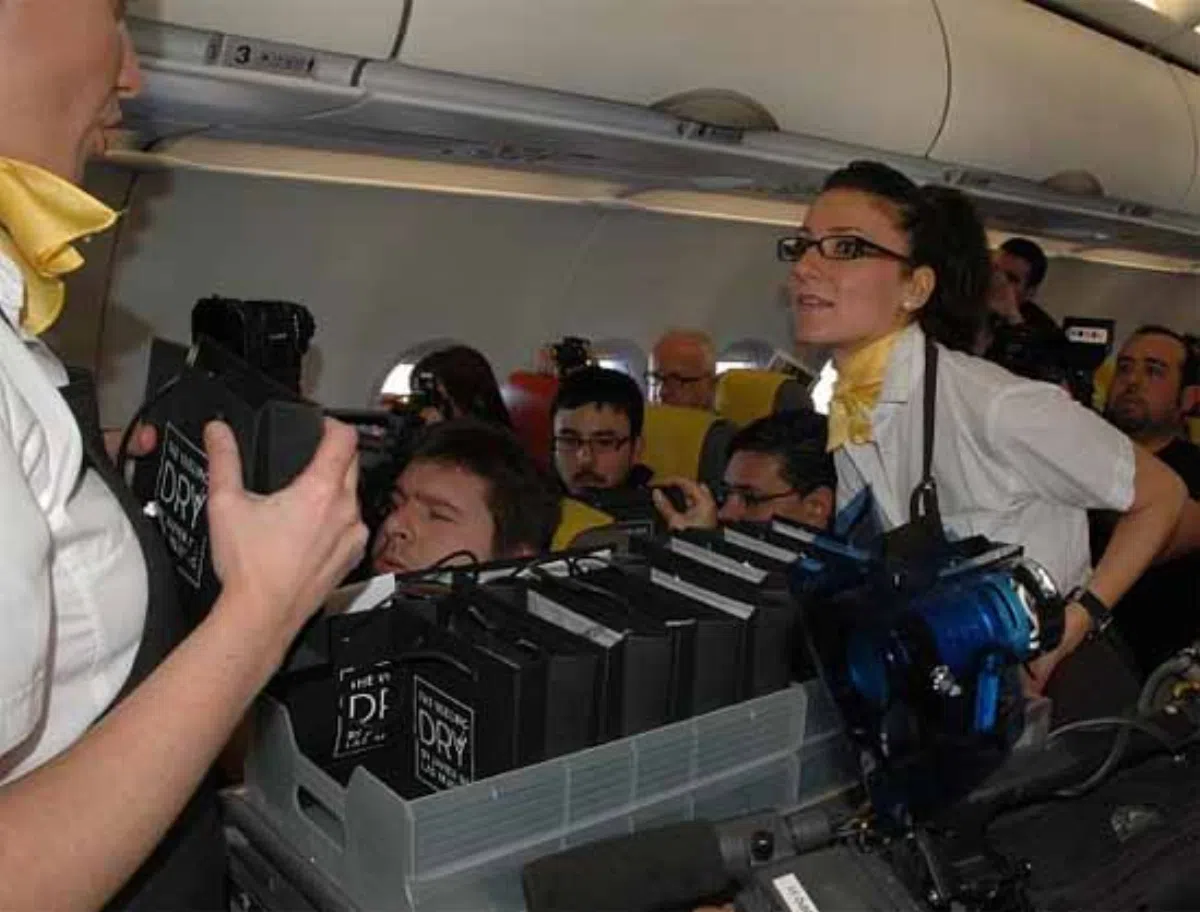 Бывшая бортпроводница Vueling рассказала, что раздражает стюардесс больше всего