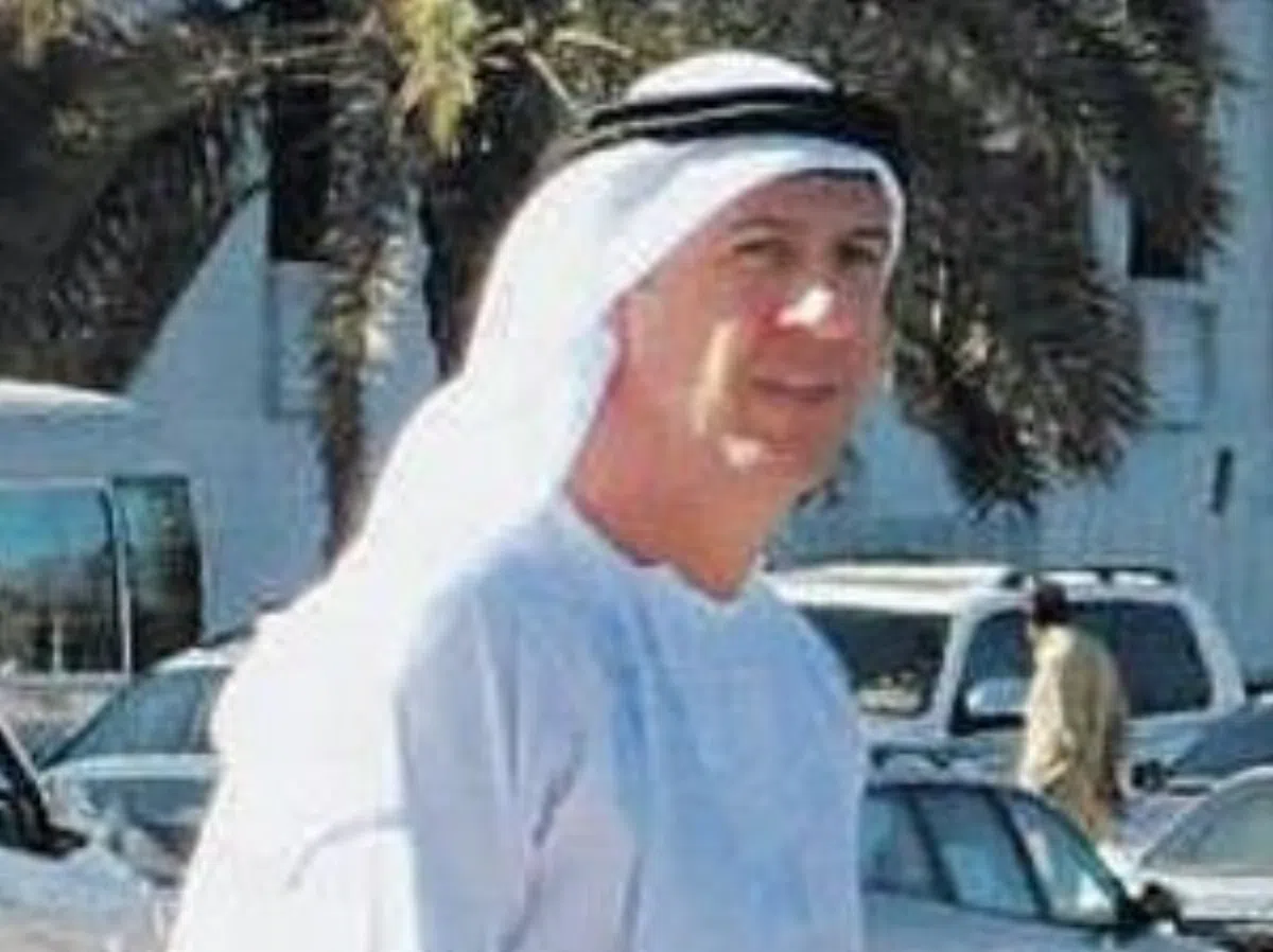 Мэр Бадалоны встретил Новый год в тунике и тюрбане