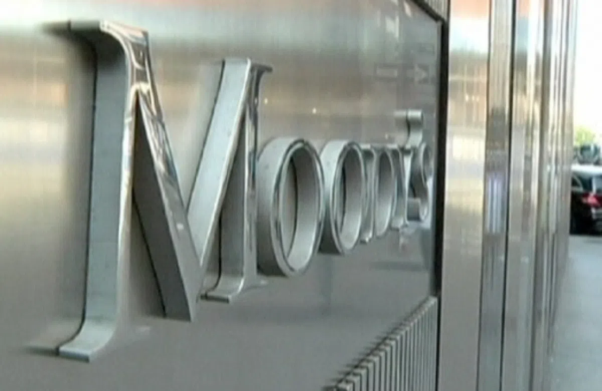 Moody's снизило рейтинг Испании сразу на три ступени